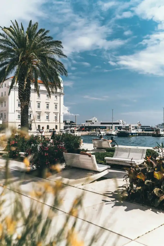 Panorama of Split spread between the mountains and the sea